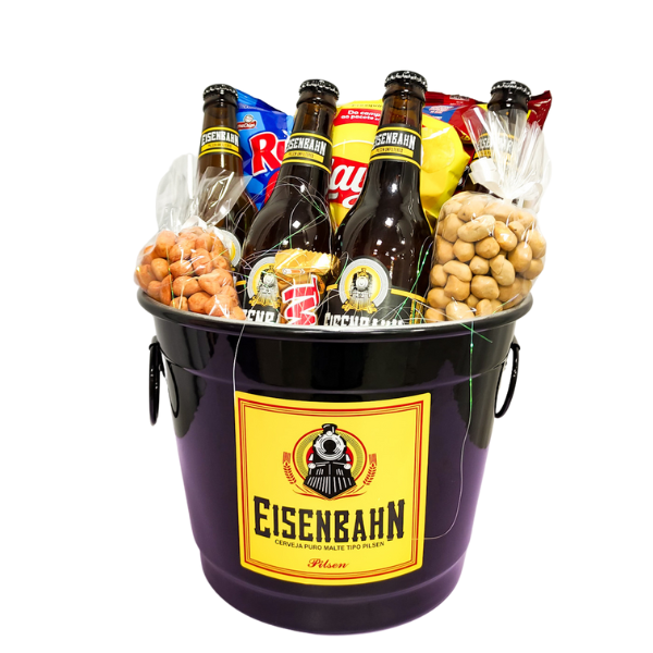 balde com cerveja e petiscos