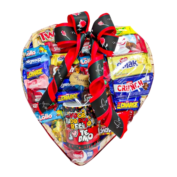 Coração grande com diversos chocolates para presentear