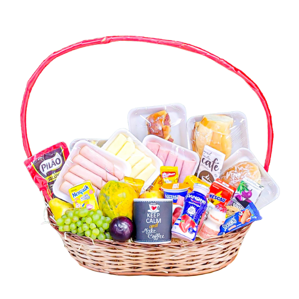 cesta de café da manhã com produtos frescos