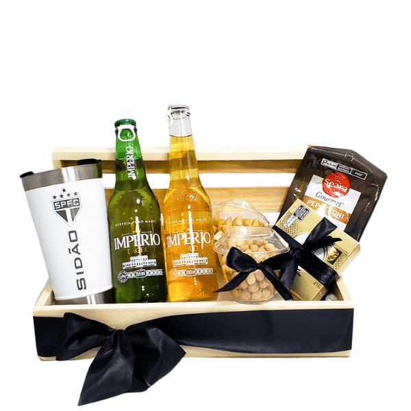 cesta de aperitivos com cerveja