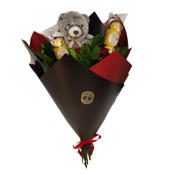 buque de rosas com pelucia