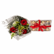 buque de rosas com ferrero rocher