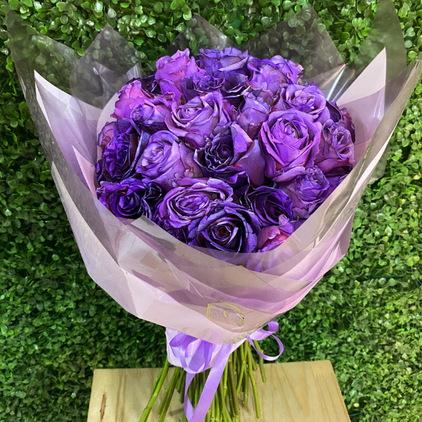 buque de rosas violeta