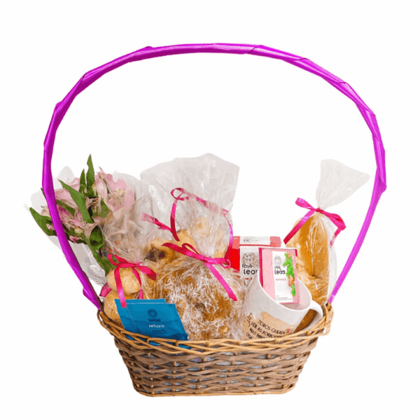 cesta de café da manhã com produtos frescos