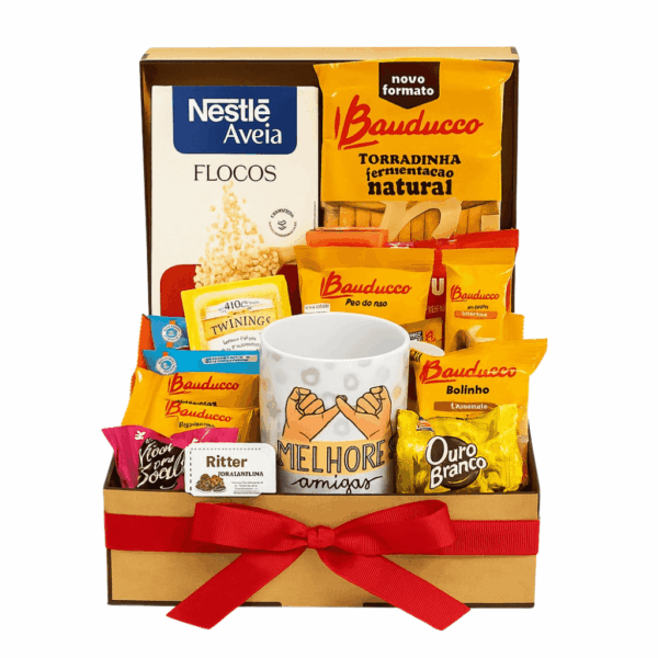 Cesta de natal para presentear com caneca, itens bauducco e outros variados